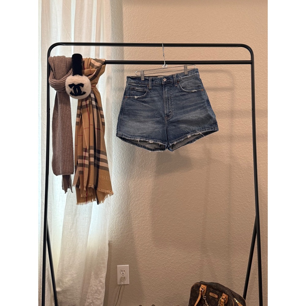 Abercrombie & Fitch Ultra High Rise Mom Shorts Medium Wash Denim Size 29 8